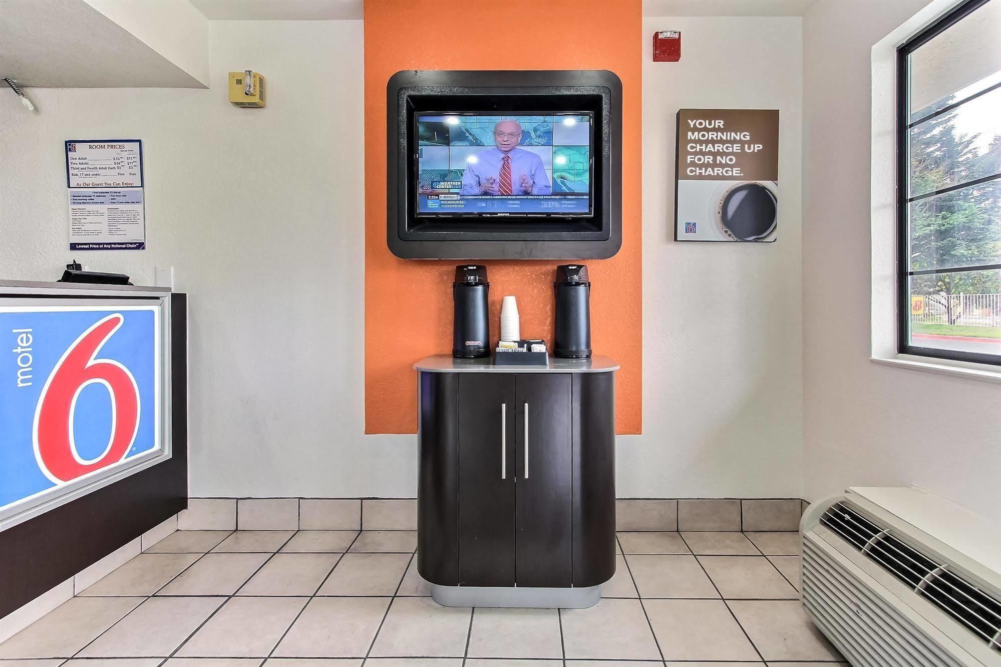 Motel 6-Salinas, Ca - North Monterey Area Zewnętrze zdjęcie