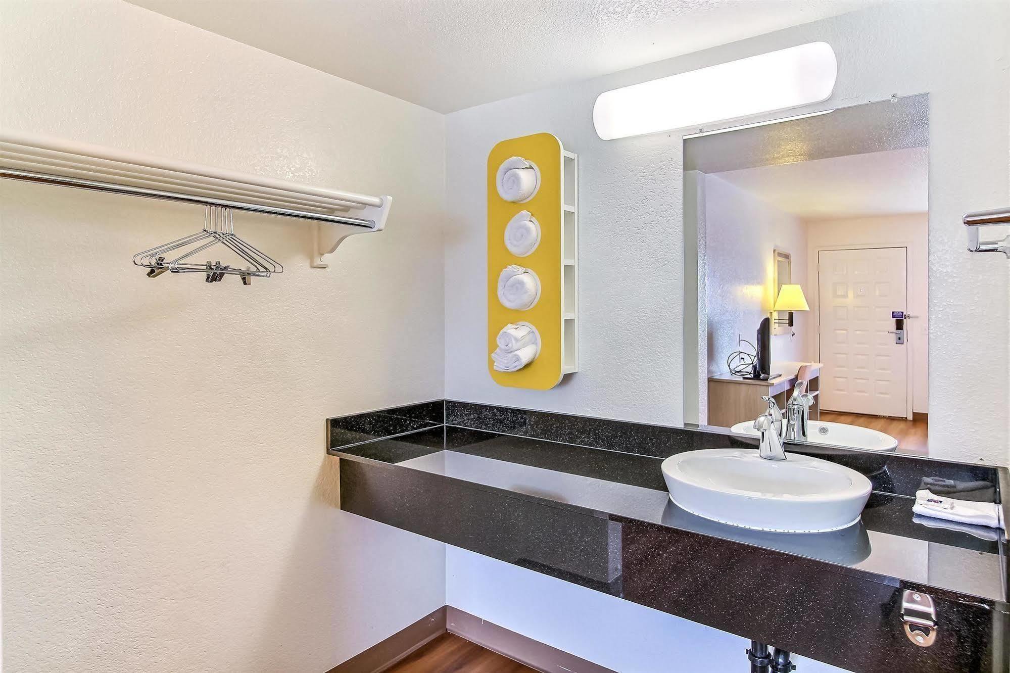 Motel 6-Salinas, Ca - North Monterey Area Zewnętrze zdjęcie