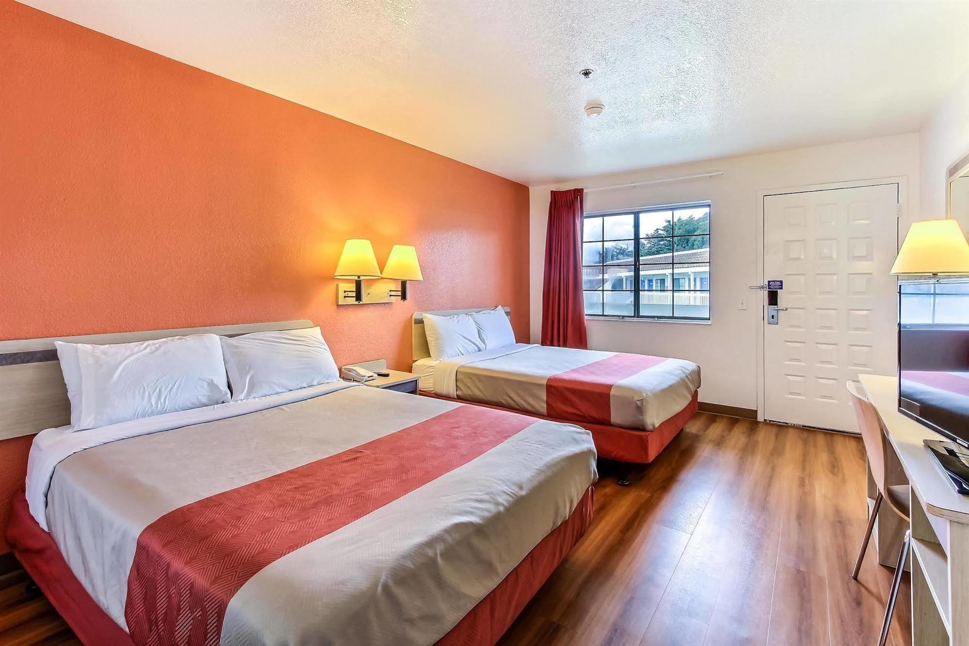 Motel 6-Salinas, Ca - North Monterey Area Zewnętrze zdjęcie