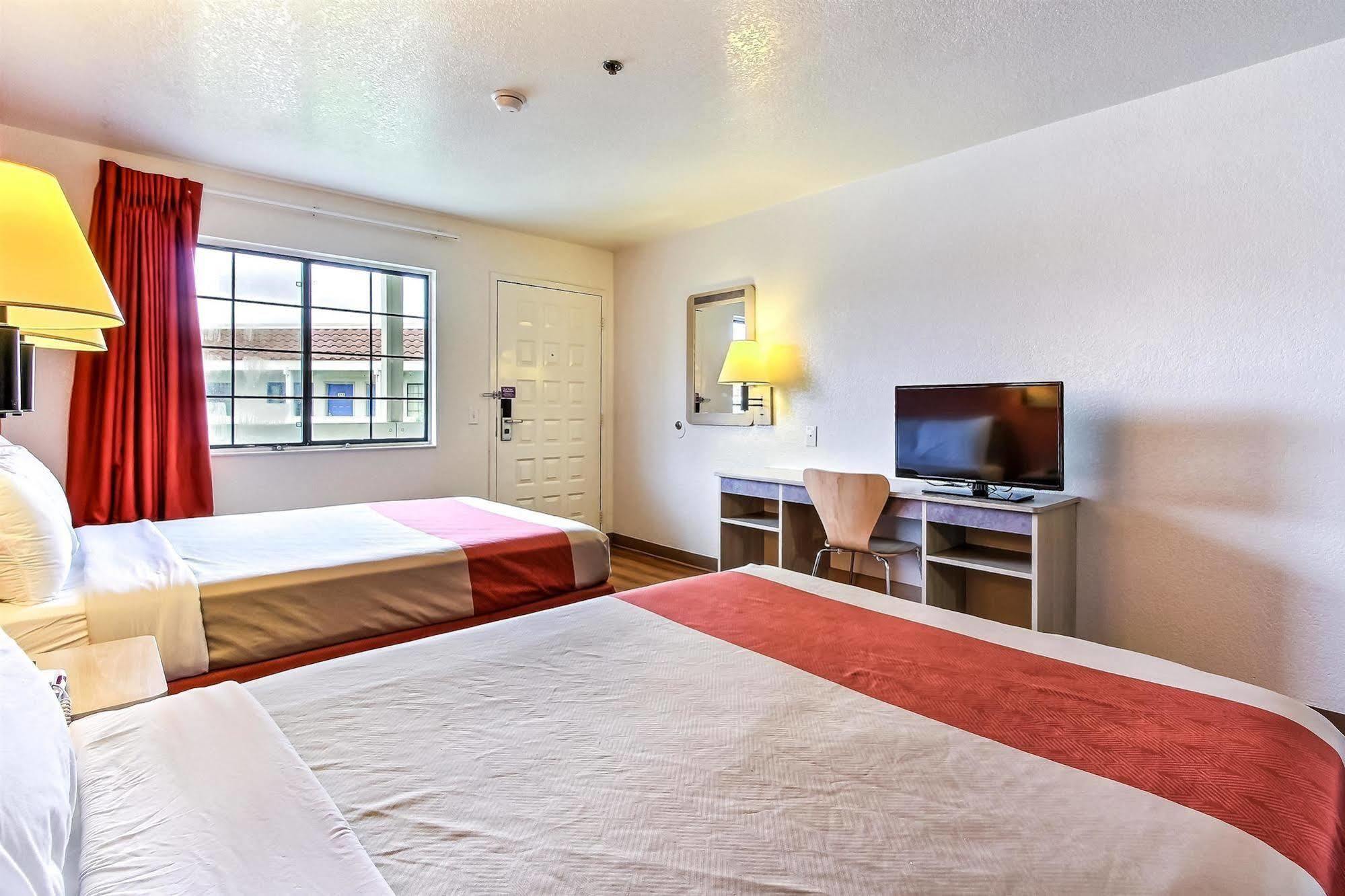 Motel 6-Salinas, Ca - North Monterey Area Zewnętrze zdjęcie