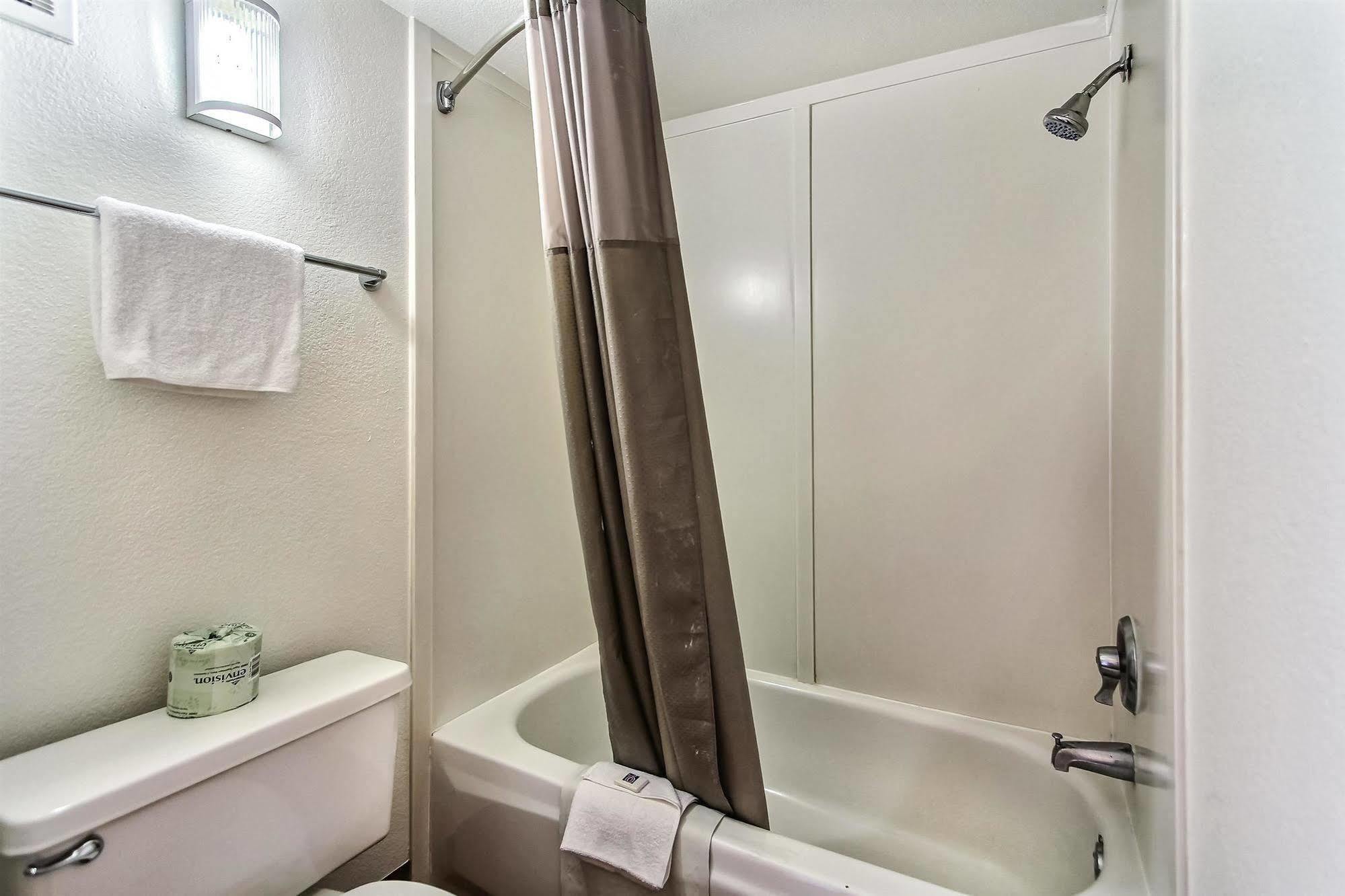 Motel 6-Salinas, Ca - North Monterey Area Zewnętrze zdjęcie